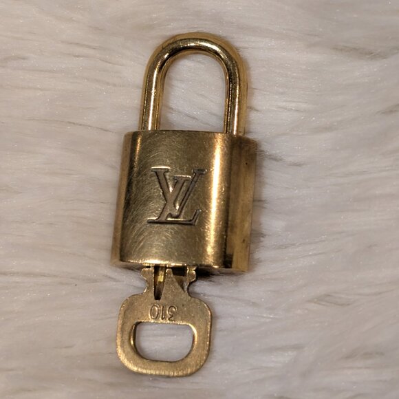 Louis Vuitton, Luggage Tag & Double Lock & Key Set - #310 & #322 - Picture 3 of 7